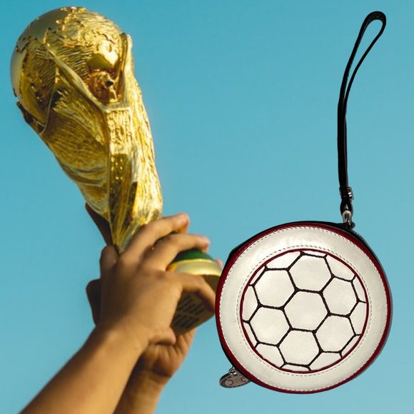 2002 FIFA WORLD CUP Celine Commemorative Coin Pouch - VERY RARE - Picture 2 of 5